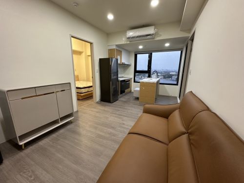 高鐵A18美術水公園景觀二房車