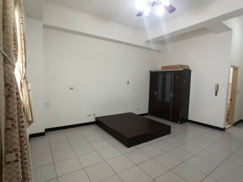 桃園同安街透天大露台獨立套房