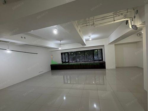 春日路邊間黃金店面