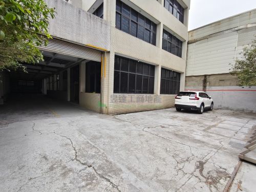 汐止近好事多大馬路一樓店面廠房