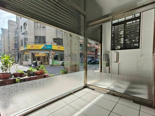 桃園市政府民安路10米寬店面